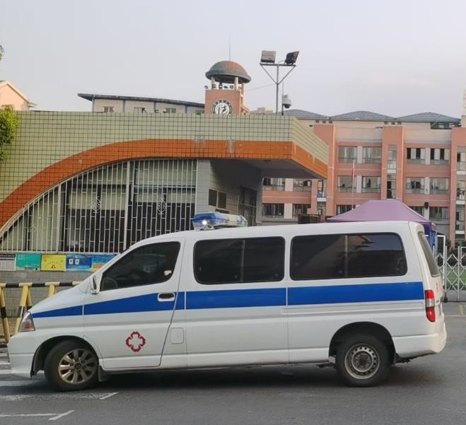 息烽救护车出租护送骨折病人一公里多少钱